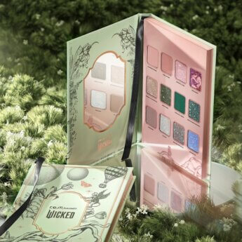 r.e.m. beauty x Wicked ozdust eyeshadow palette